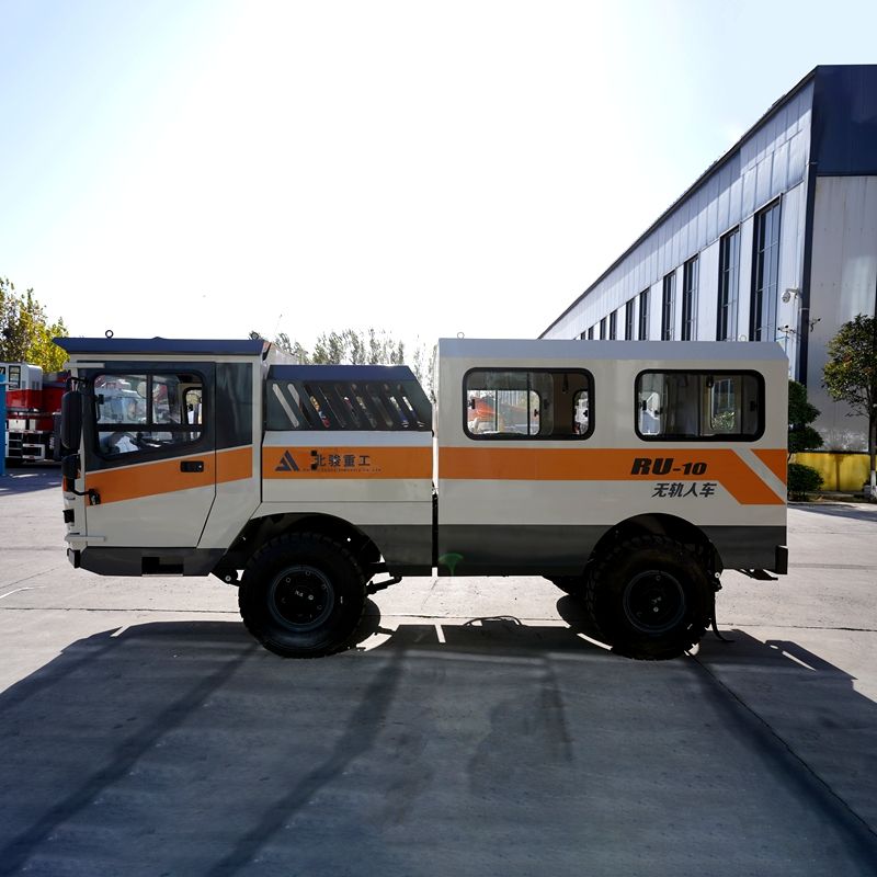  Trackless Transport Vehicle