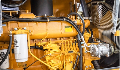 Колесный погрузчик среднего размера