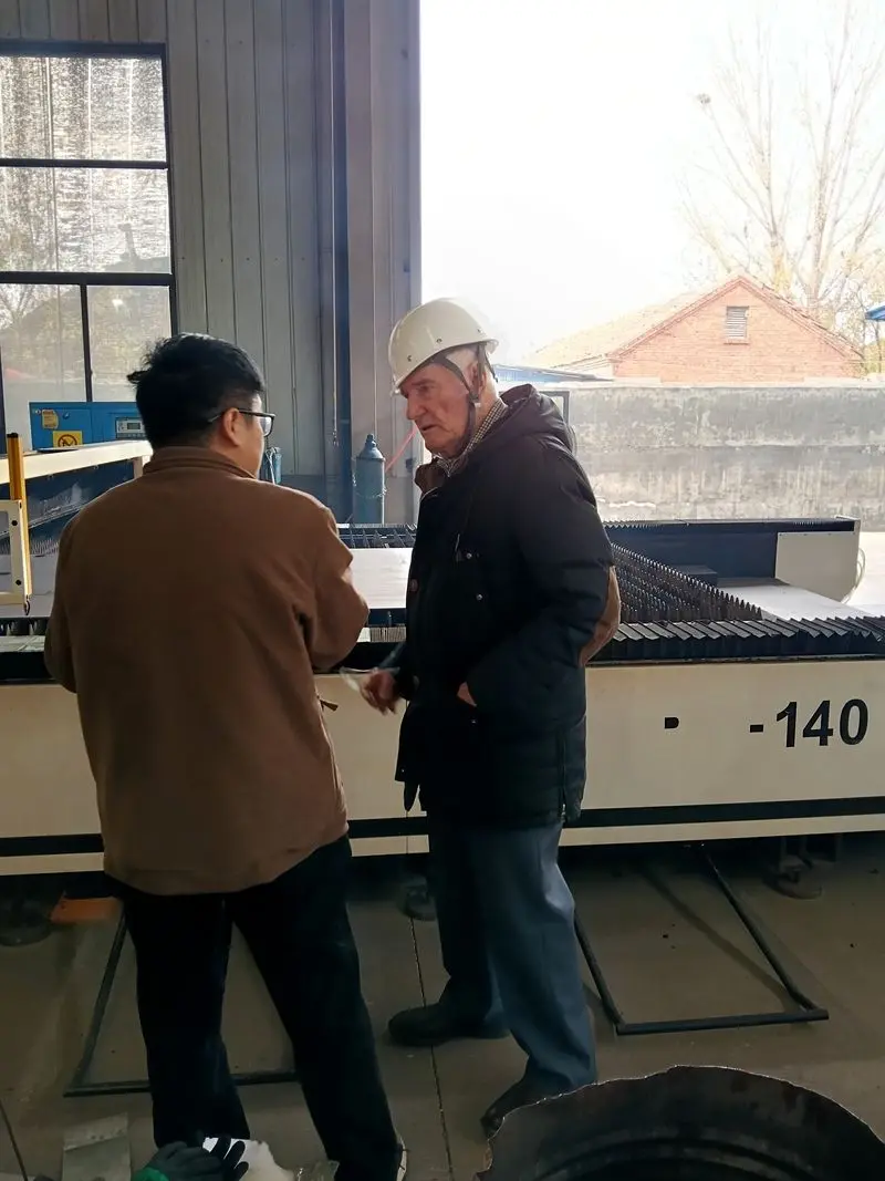 फैक्ट्री का दौरा, गहन बातचीत और रात्रिभोज के बाद का मिलन समारोह