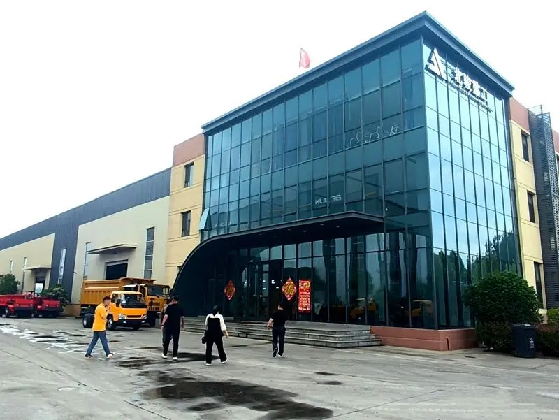 Un cliente mongolo visita una fabbrica di macchinari per l'estrazione mineraria per approfondire la collaborazione Un cliente mongolo visita una fabbrica di macchinari per l'estrazione mineraria per approfondire la collaborazione