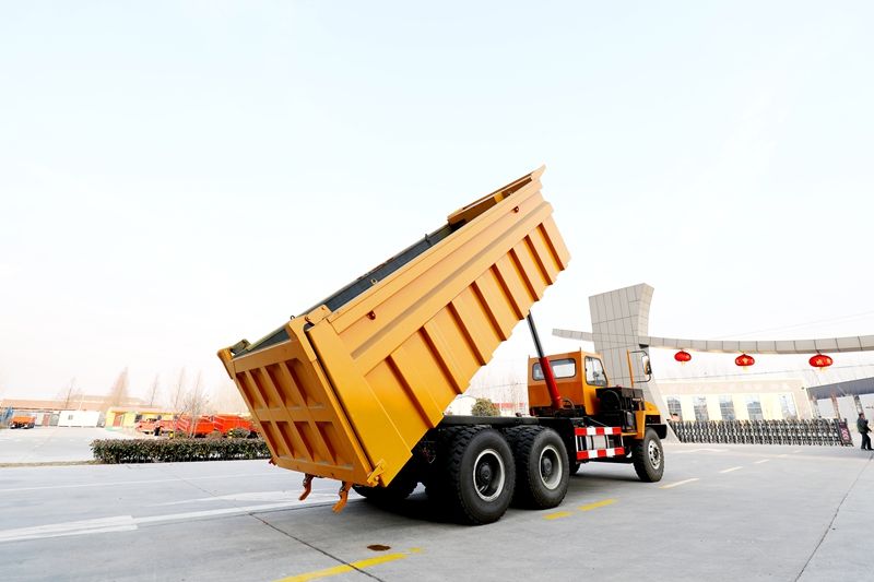 شاحنة التعدين بوزن 35 طنًا: العمود الفقري الآمن والقابل للتطوير للمناجم الجديدة تحت الأرض