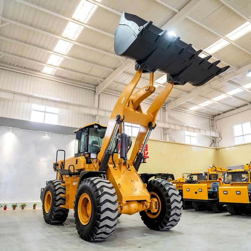 Колесный погрузчик среднего размера