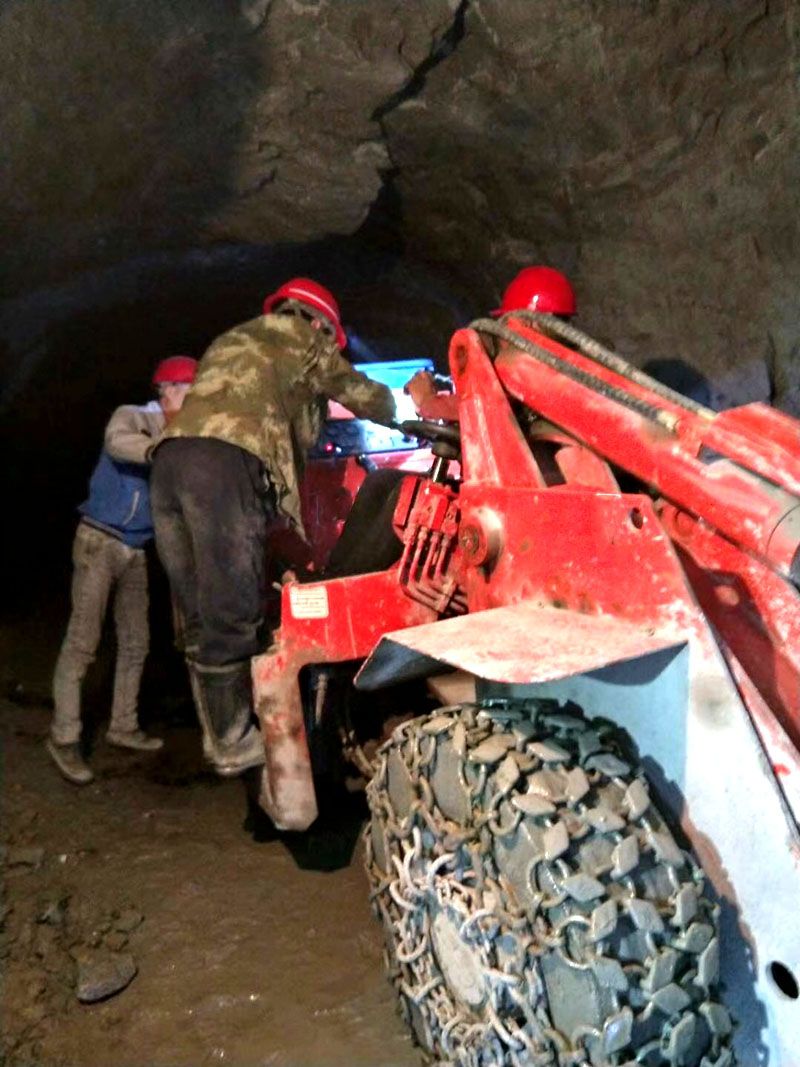 Ultra-Compact Underground Mining LHD Loaders for Extra-Narrow Mine Tunnels
