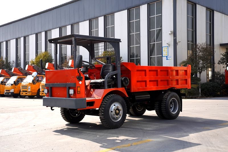 Autocarri con cassone ribaltabile per miniere a ruote