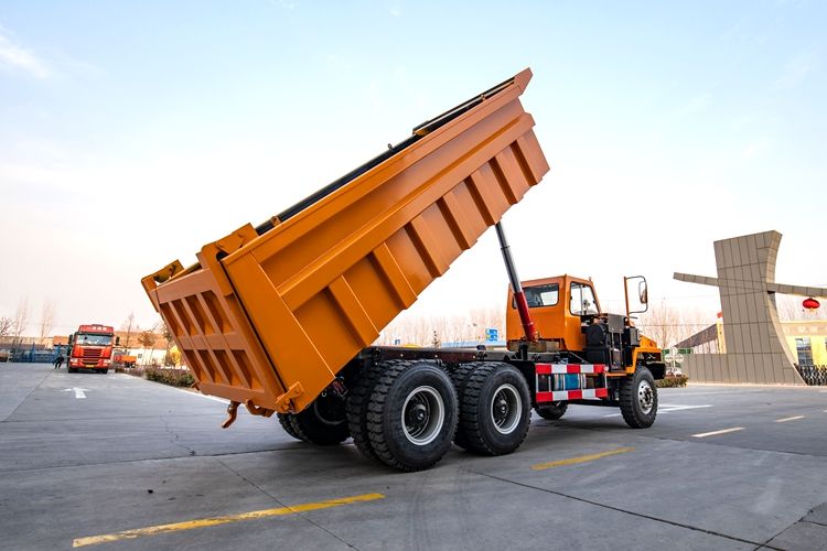 شاحنة التعدين بوزن 35 طنًا: العمود الفقري الآمن والقابل للتطوير للمناجم الجديدة تحت الأرض