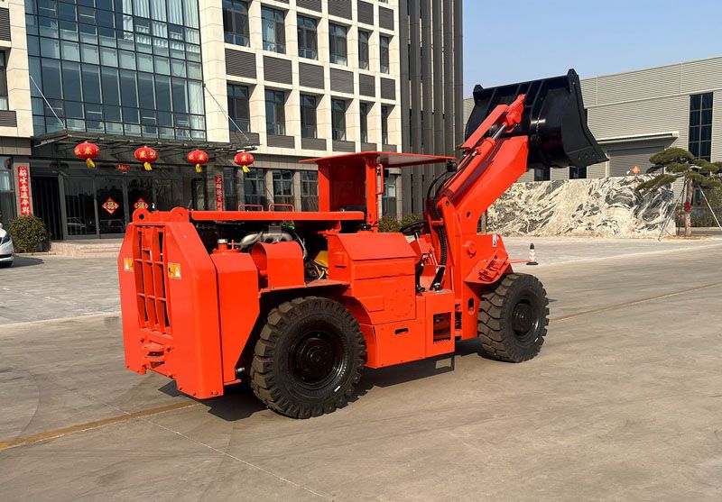 A pá carregadora LHD compacta e potente para uma manobrabilidade superior em espaços subterrâneos confinados.