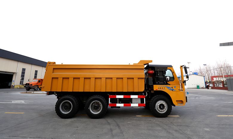 25-ton wheeled flathead mining dump truck 