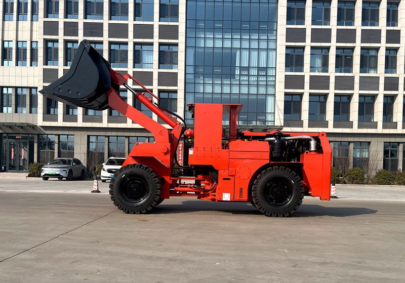 A pá carregadora LHD compacta e potente para uma manobrabilidade superior em espaços subterrâneos confinados.