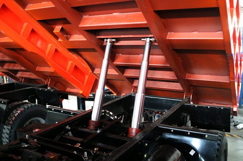 Underground Dump Truck 