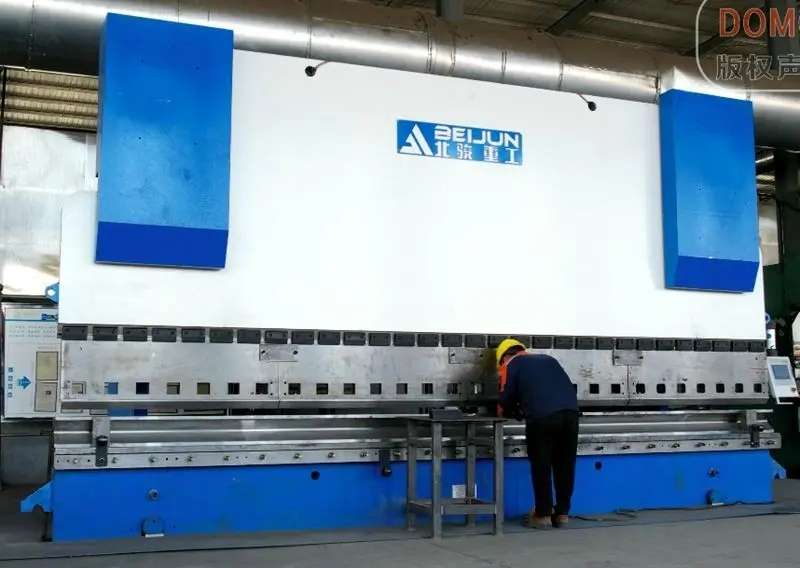 फैक्ट्री का दौरा, गहन बातचीत और रात्रिभोज के बाद का मिलन समारोह