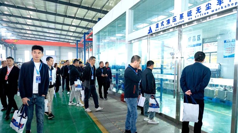 Beijun Quality · Service First Beijun Heavy Industry’s 1st Underground Transport Eqpt Maintenance Camp Successfully Concludes