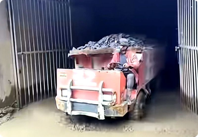 Pequenas minas subterrâneas africanas: camiões basculantes estreitos e discretos Pequenas minas subterrâneas africanas: camiões basculantes estreitos e discretos