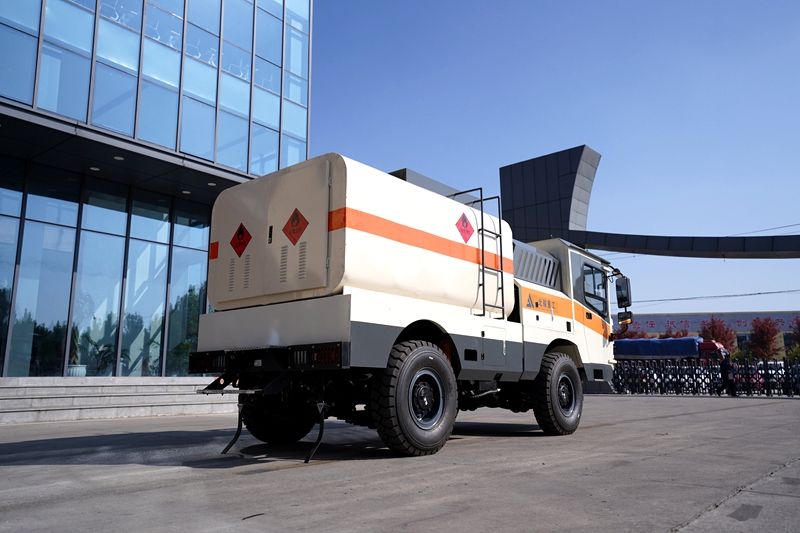 Модернизация логистики подземной добычи полезных ископаемых: синергия использования нескольких транспортных средств компанией Beijun обеспечивает снижение затрат более чем на 35% и двойное соответствие стандартам безопасности. Модернизация логистики подземной добычи полезных ископаемых: синергия использования нескольких транспортных средств компанией Beijun обеспечивает снижение затрат более чем на 35% и двойное соответствие стандартам безопасности.